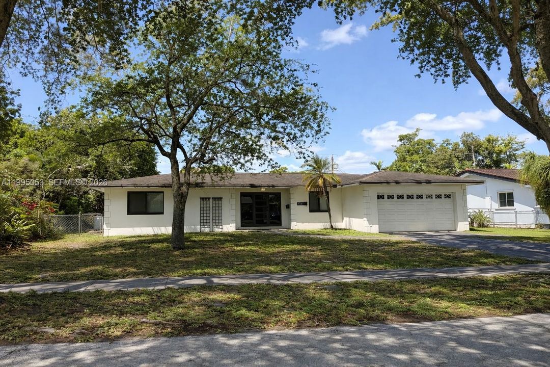 Activo con contrato: $640,000 (3 camas, 2 baños, 1724 Pies cuadrados)