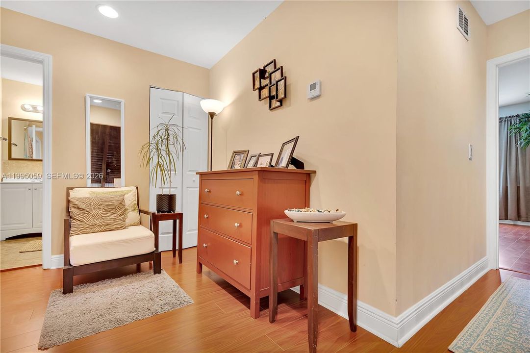 Upstairs Landing/Foyer