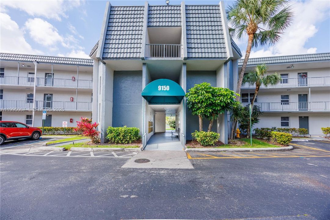 For Sale: $135,000 (2 beds, 2 baths, 950 Square Feet)