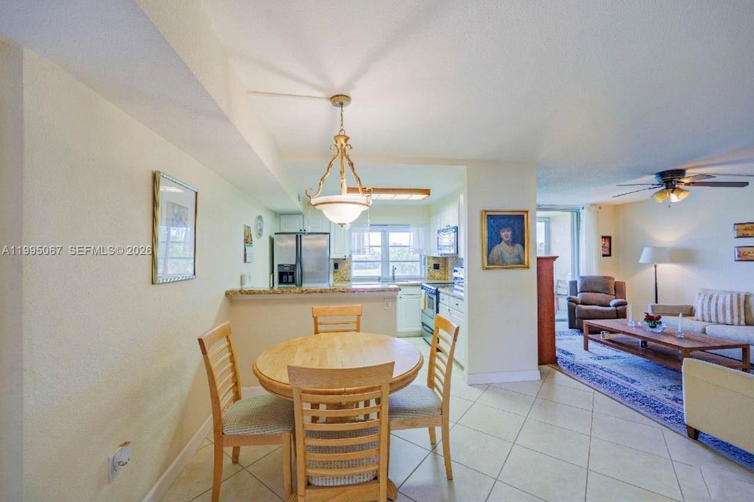 For Sale: $135,000 (2 beds, 2 baths, 950 Square Feet)