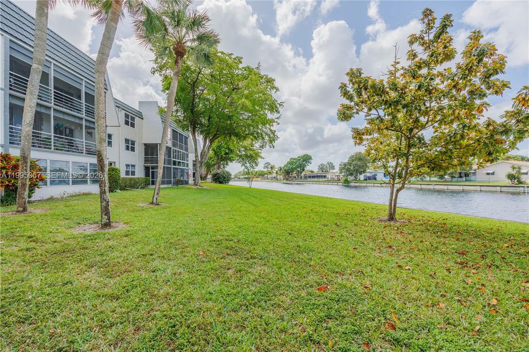 For Sale: $135,000 (2 beds, 2 baths, 950 Square Feet)