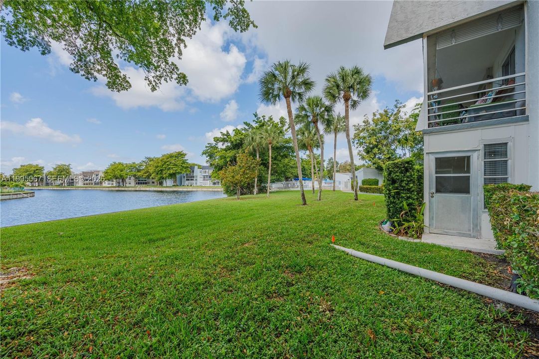 For Sale: $135,000 (2 beds, 2 baths, 950 Square Feet)