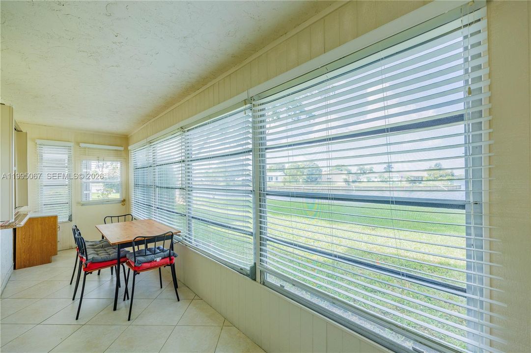 For Sale: $135,000 (2 beds, 2 baths, 950 Square Feet)