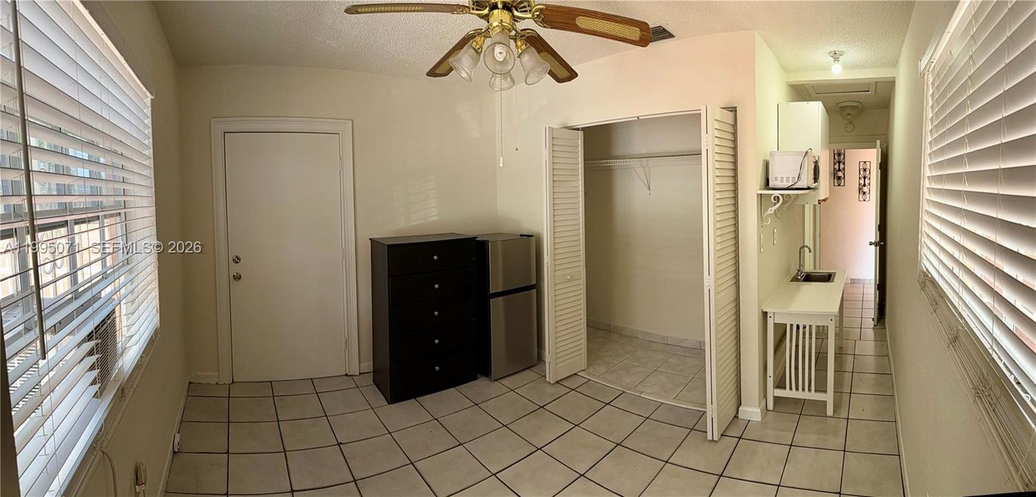 En Venta: $475,000 (3 camas, 2 baños, 1151 Pies cuadrados)