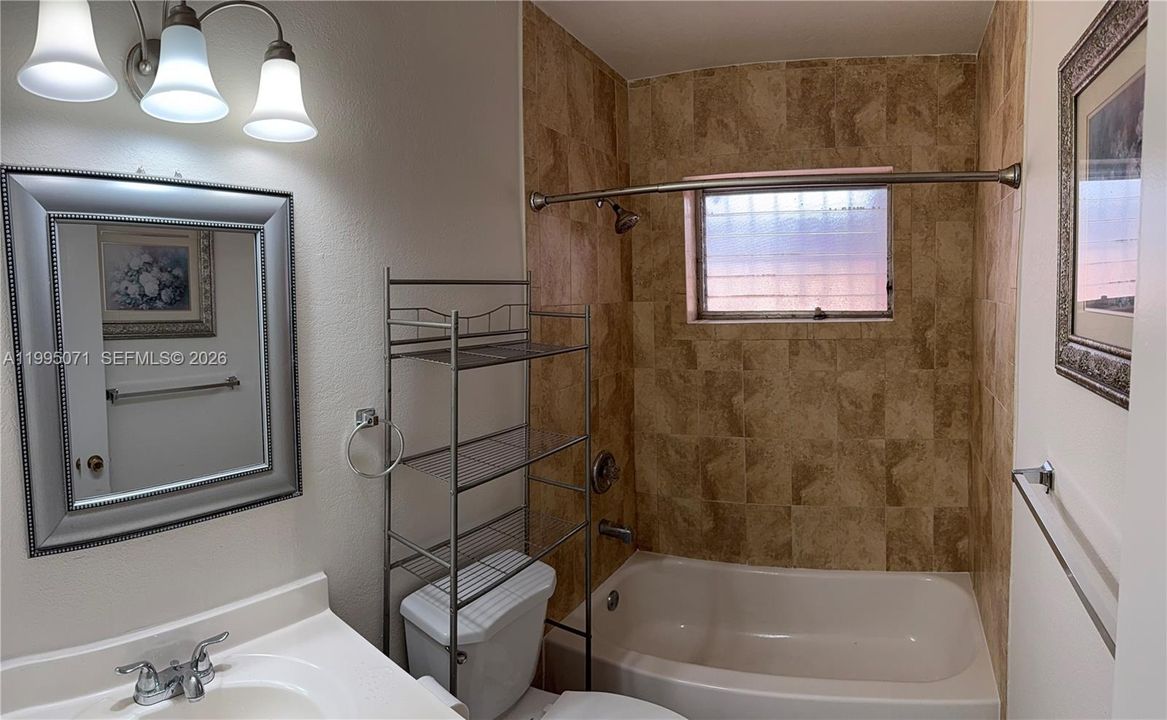 En Venta: $475,000 (3 camas, 2 baños, 1151 Pies cuadrados)