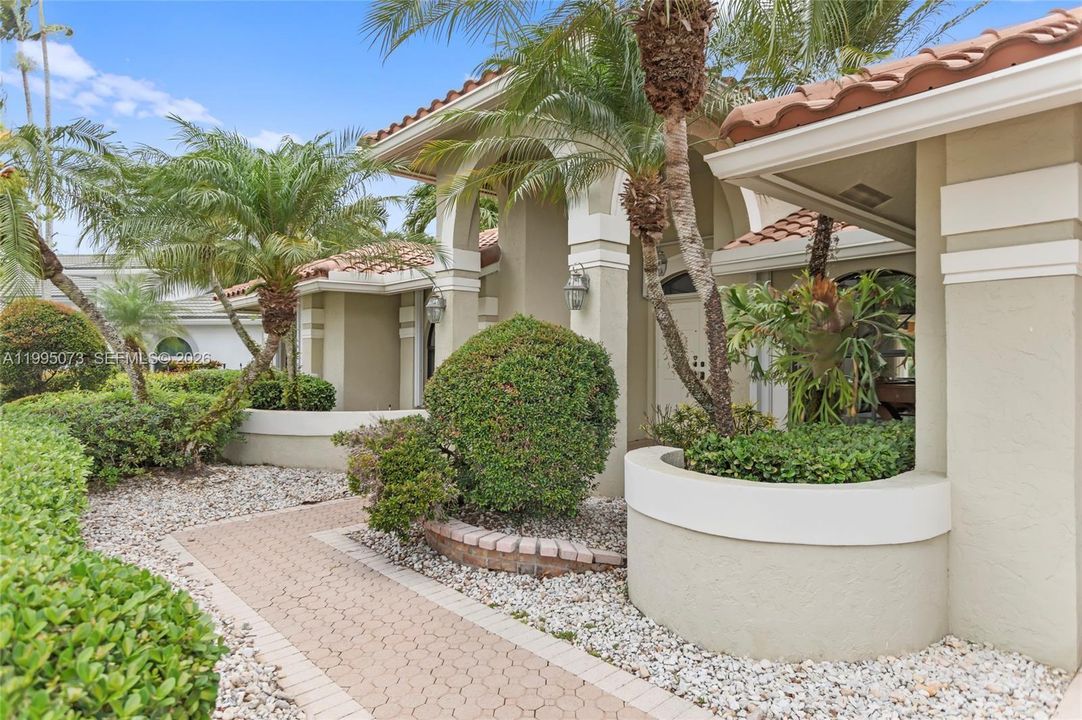 Vendido Recientemente: $1,199,000 (4 camas, 2 baños, 2803 Pies cuadrados)