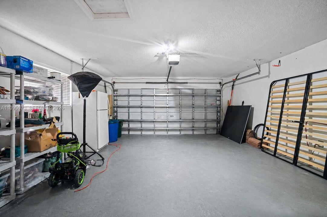 Vendido Recientemente: $1,199,000 (4 camas, 2 baños, 2803 Pies cuadrados)