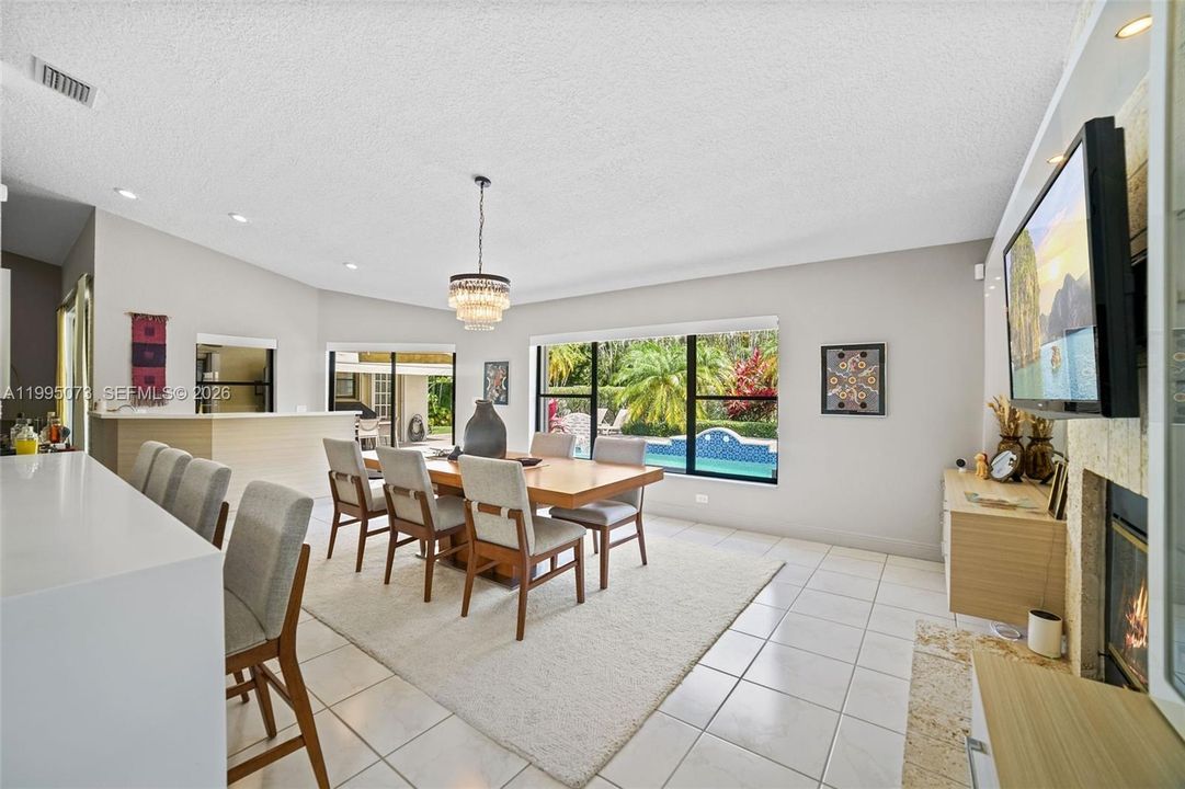 Vendido Recientemente: $1,199,000 (4 camas, 2 baños, 2803 Pies cuadrados)