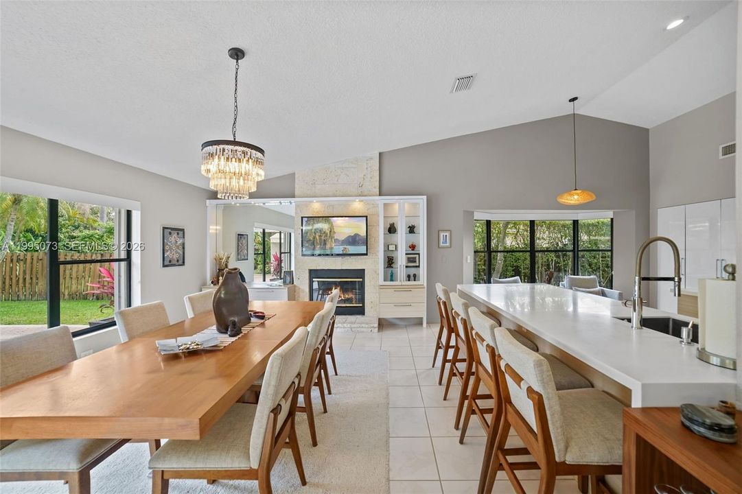 Vendido Recientemente: $1,199,000 (4 camas, 2 baños, 2803 Pies cuadrados)