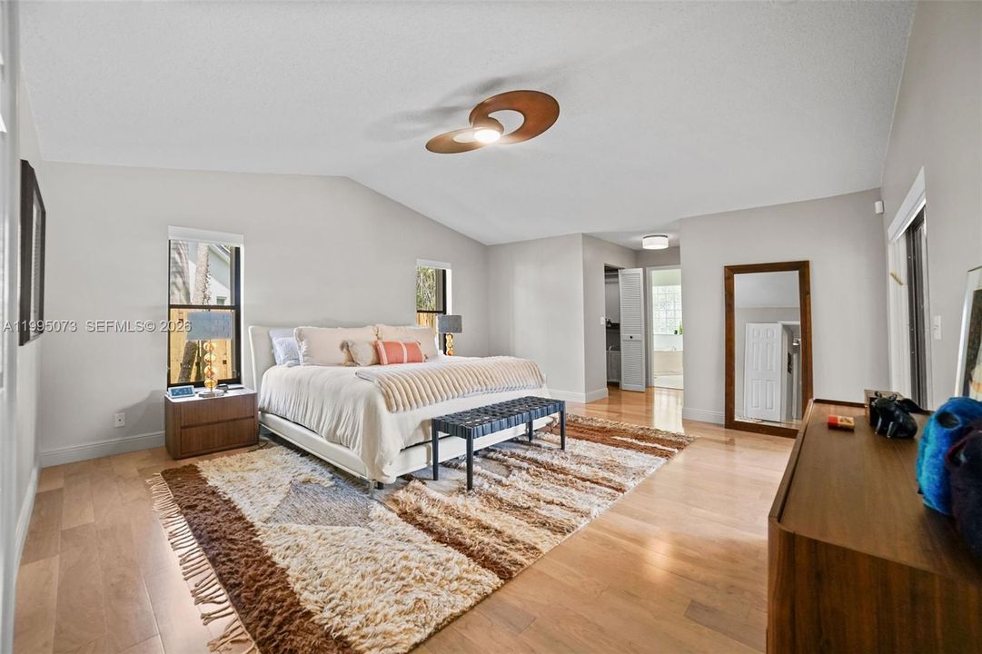 Vendido Recientemente: $1,199,000 (4 camas, 2 baños, 2803 Pies cuadrados)