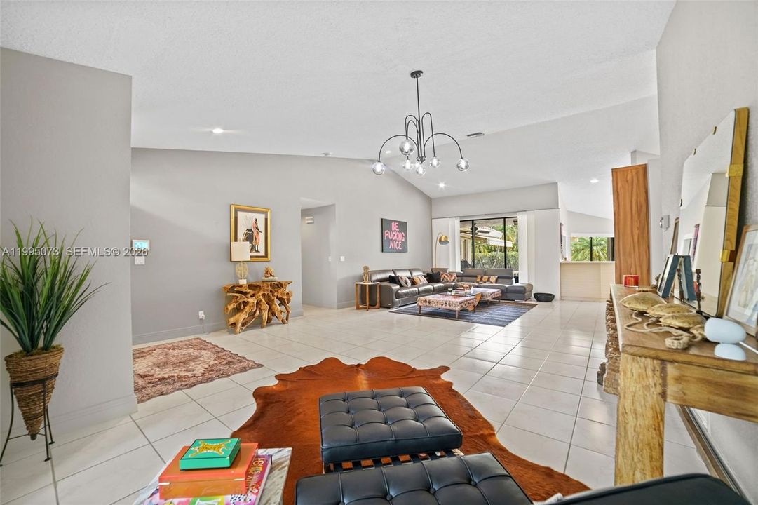 Vendido Recientemente: $1,199,000 (4 camas, 2 baños, 2803 Pies cuadrados)