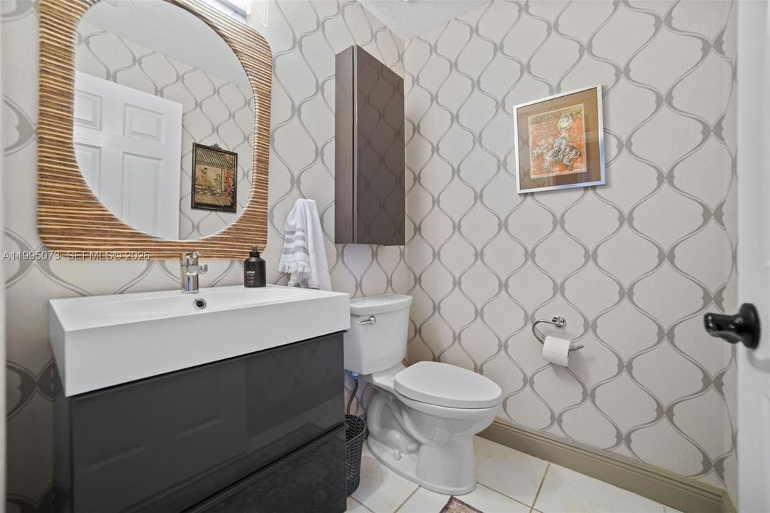 Vendido Recientemente: $1,199,000 (4 camas, 2 baños, 2803 Pies cuadrados)