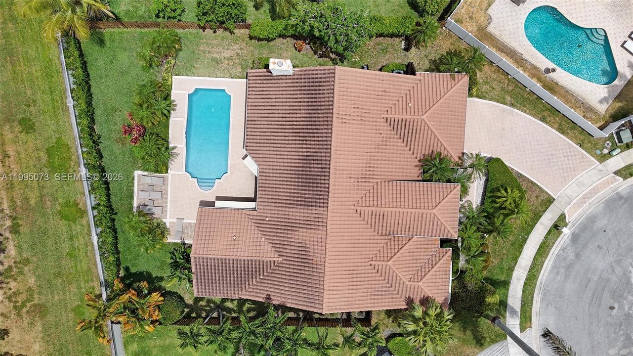 Vendido Recientemente: $1,199,000 (4 camas, 2 baños, 2803 Pies cuadrados)