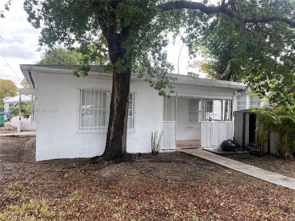 En Renta: $2,100 (2 camas, 2 baños, 2000 Pies cuadrados)