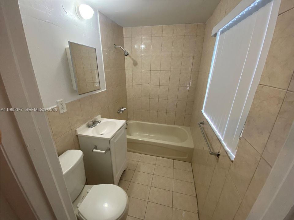 En Renta: $2,100 (2 camas, 2 baños, 2000 Pies cuadrados)