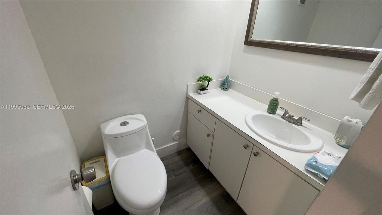 В аренду: $1,975 (1 спален, 1 ванн, 725 Квадратных фут)