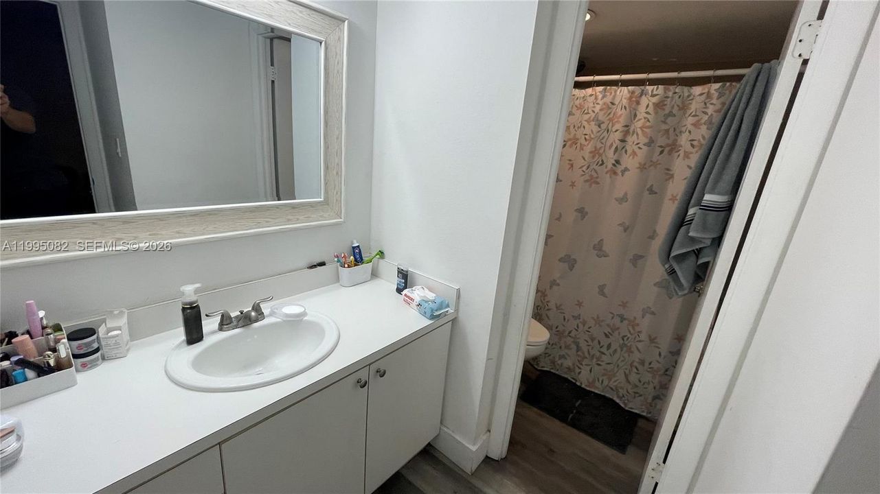 В аренду: $1,975 (1 спален, 1 ванн, 725 Квадратных фут)