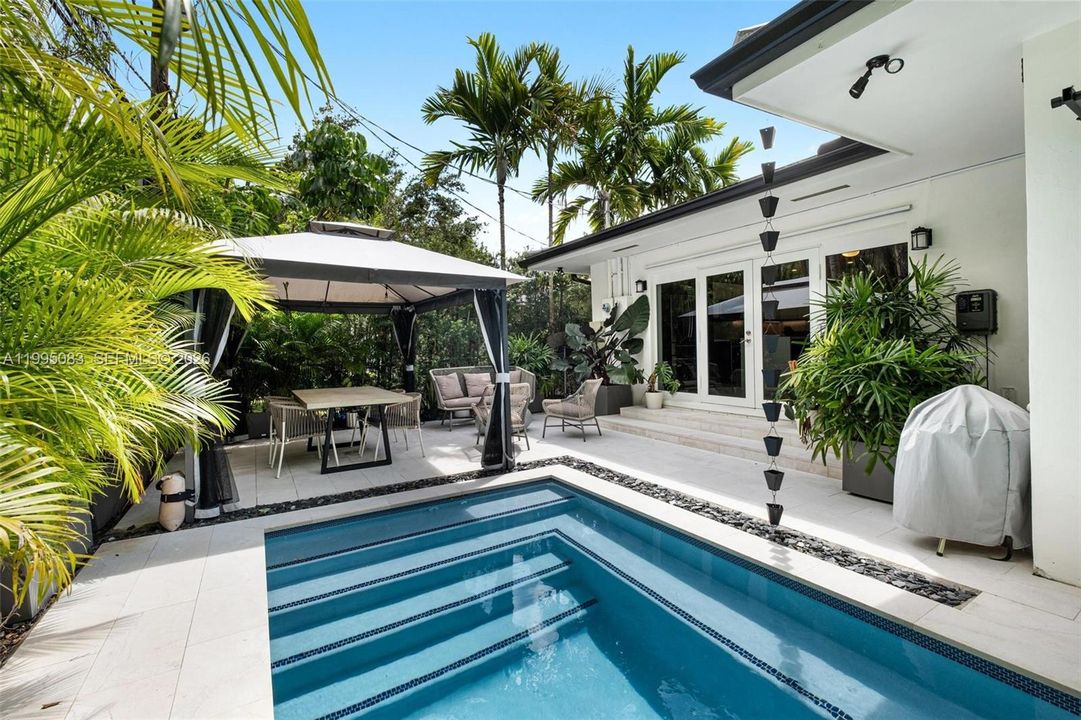 For Sale: $1,950,000 (4 beds, 3 baths, 1808 Square Feet)