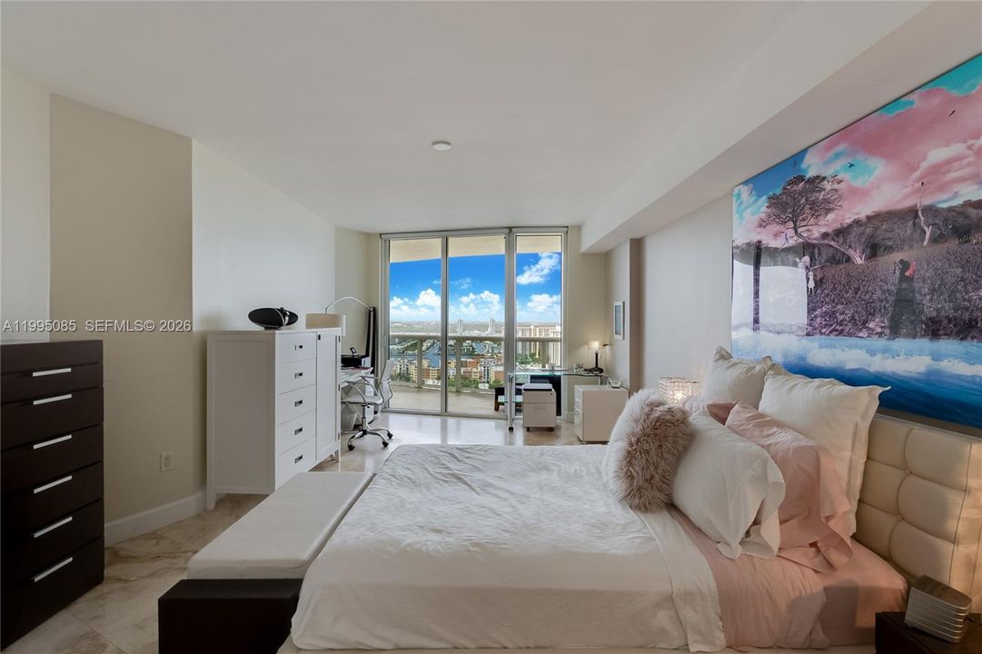 Active With Contract: $1,640,000 (2 beds, 2 baths, 1886 Square Feet)