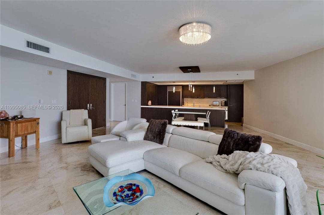 Active With Contract: $1,640,000 (2 beds, 2 baths, 1886 Square Feet)