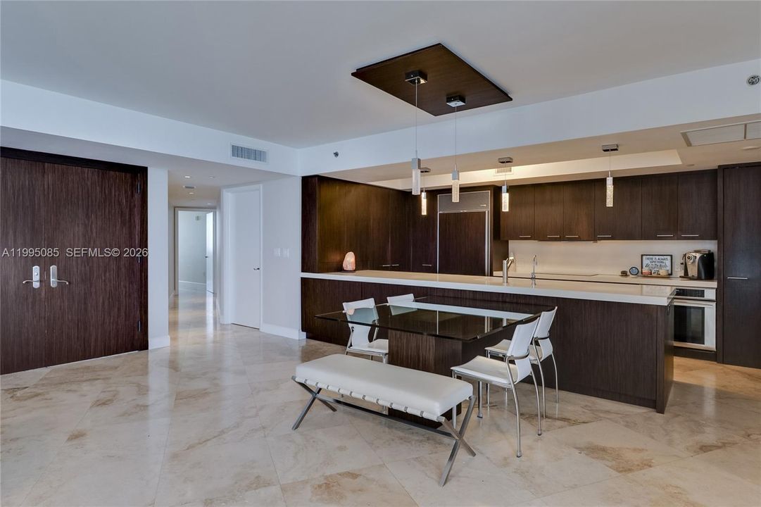 Active With Contract: $1,640,000 (2 beds, 2 baths, 1886 Square Feet)