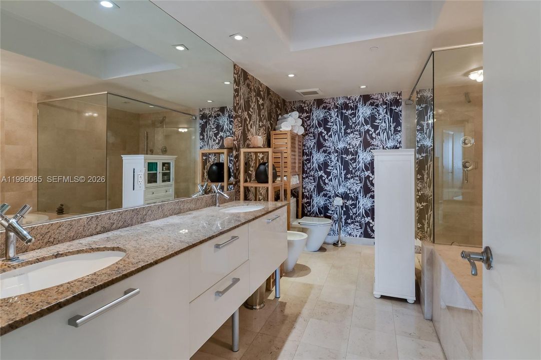 Active With Contract: $1,640,000 (2 beds, 2 baths, 1886 Square Feet)