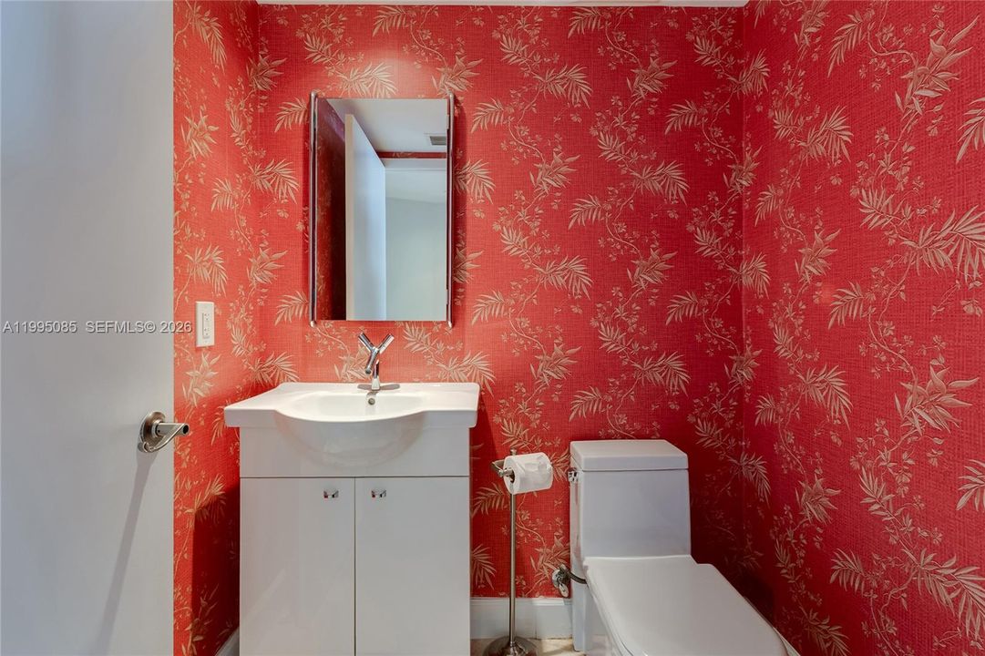 Active With Contract: $1,640,000 (2 beds, 2 baths, 1886 Square Feet)