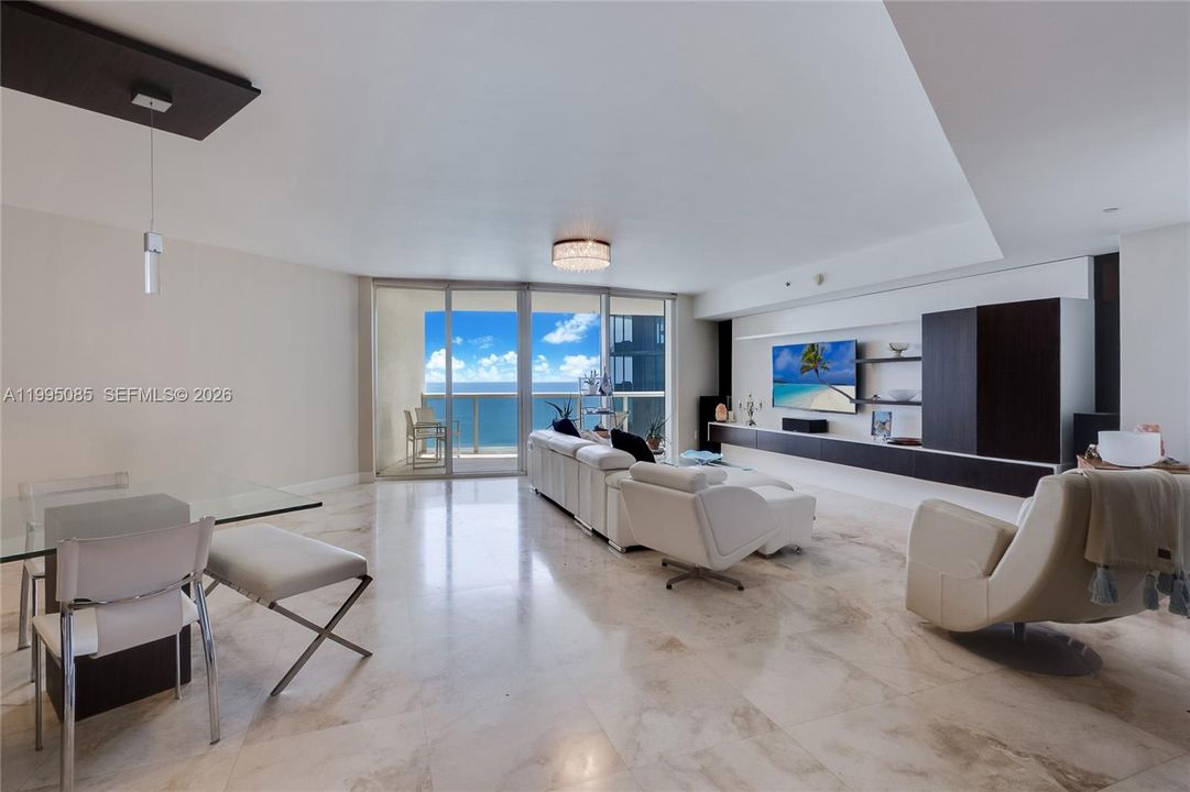 Active With Contract: $1,640,000 (2 beds, 2 baths, 1886 Square Feet)