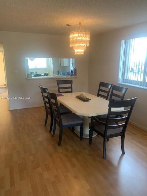 En Venta: $129,900 (2 camas, 2 baños, 1294 Pies cuadrados)