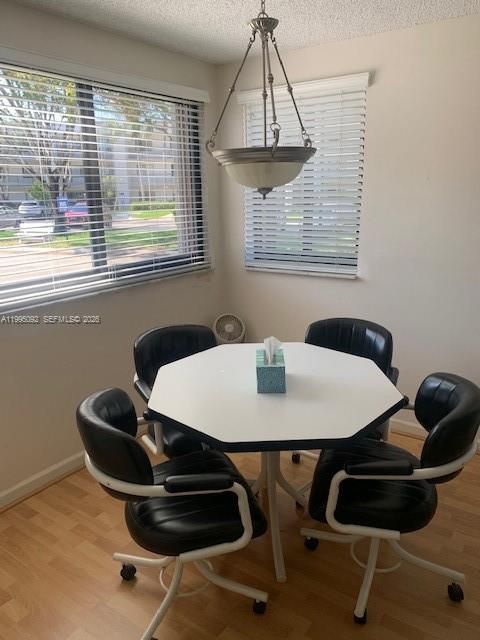 En Venta: $129,900 (2 camas, 2 baños, 1294 Pies cuadrados)