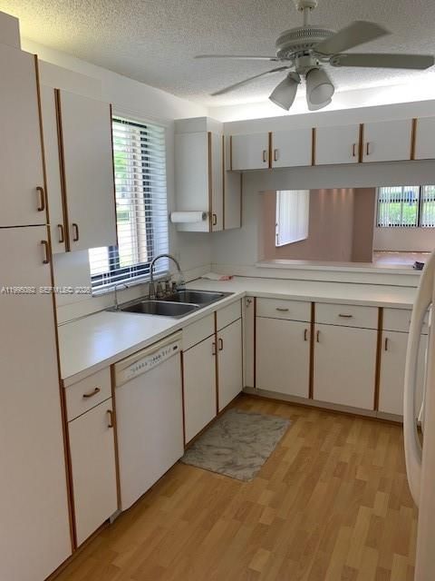 En Venta: $129,900 (2 camas, 2 baños, 1294 Pies cuadrados)