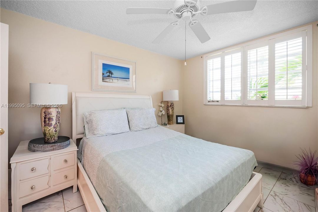 For Sale: $175,000 (1 beds, 1 baths, 768 Square Feet)