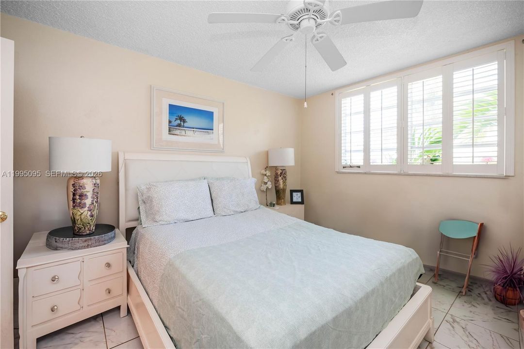 For Sale: $175,000 (1 beds, 1 baths, 768 Square Feet)