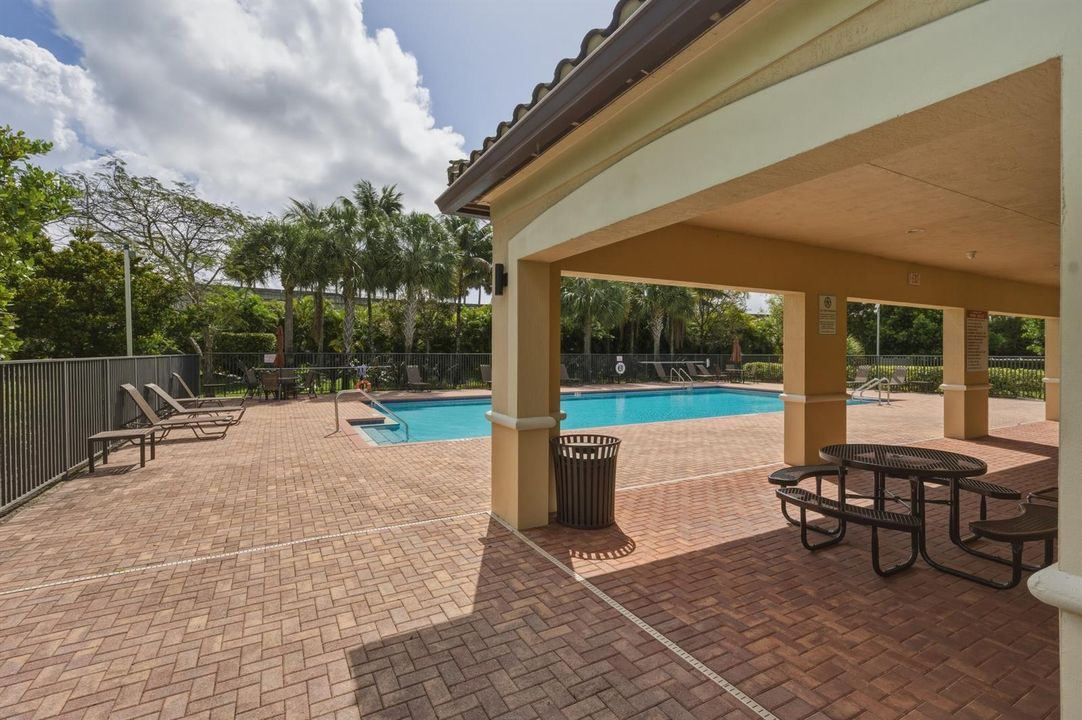 5105 Club House Pool Area