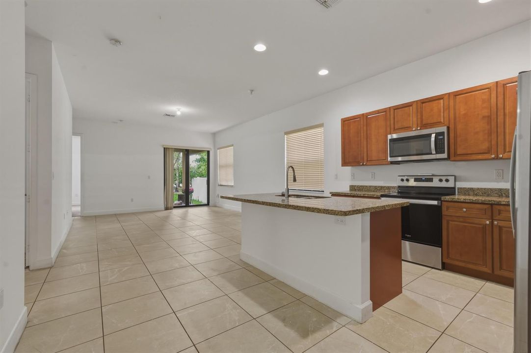 5105 Kitchen view