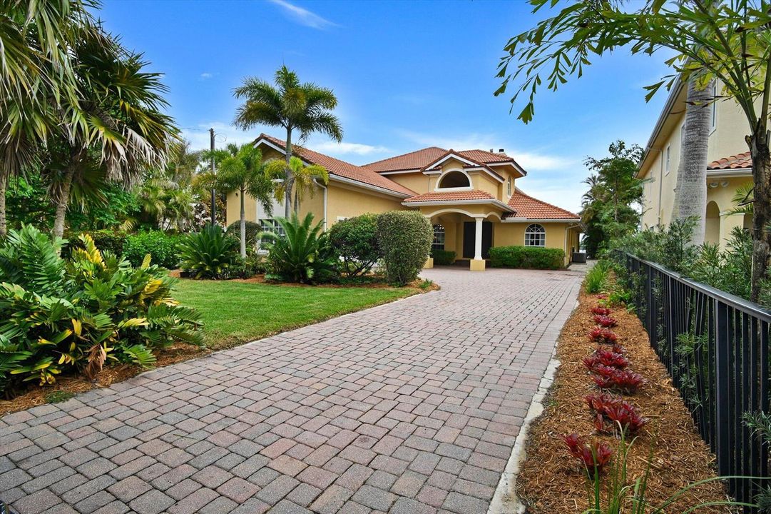 01-881 SE St Lucie Blvd-1