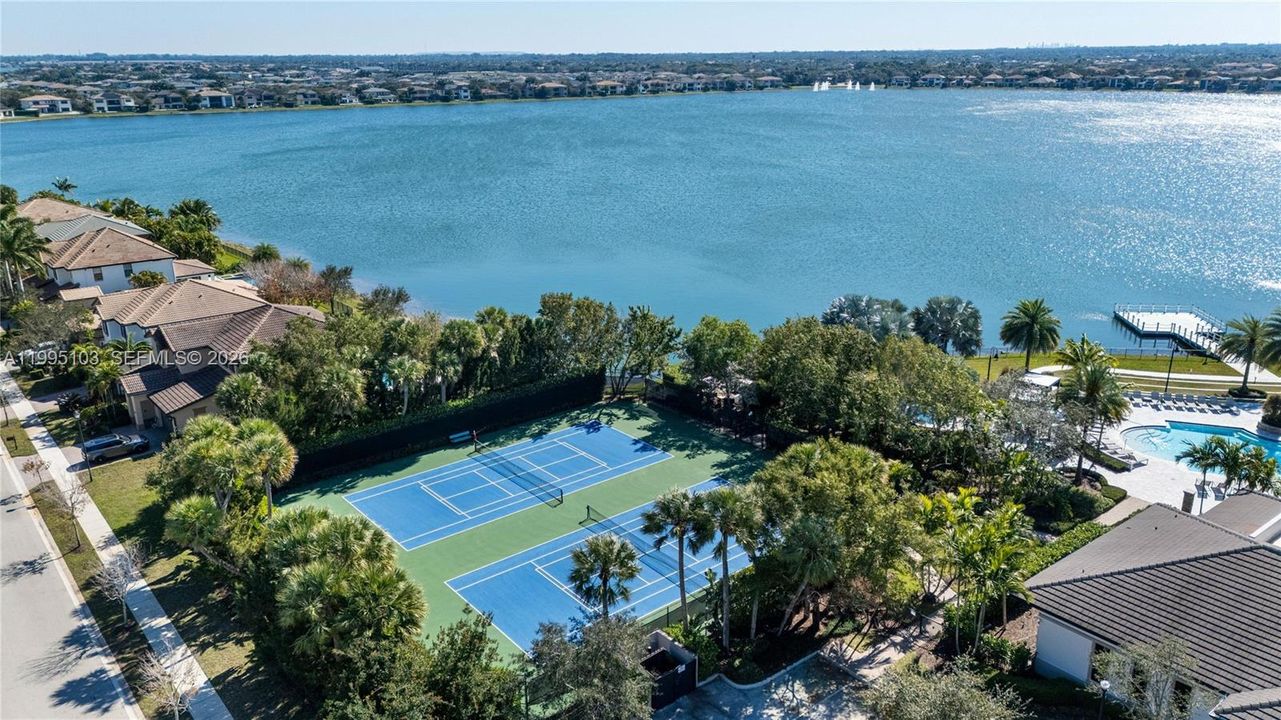 For Sale: $1,725,000 (5 beds, 5 baths, 3695 Square Feet)