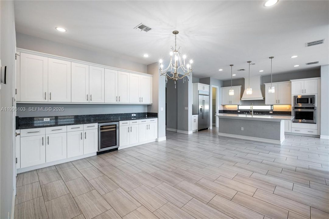 For Sale: $1,725,000 (5 beds, 5 baths, 3695 Square Feet)