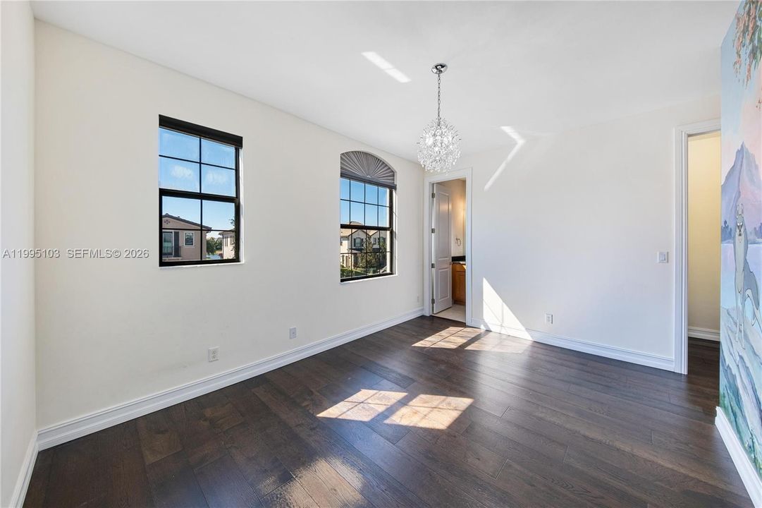 For Sale: $1,725,000 (5 beds, 5 baths, 3695 Square Feet)