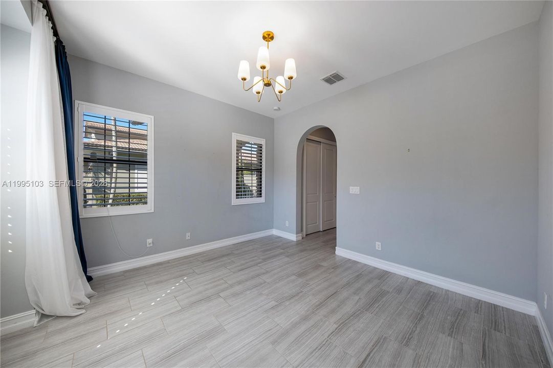 For Sale: $1,725,000 (5 beds, 5 baths, 3695 Square Feet)