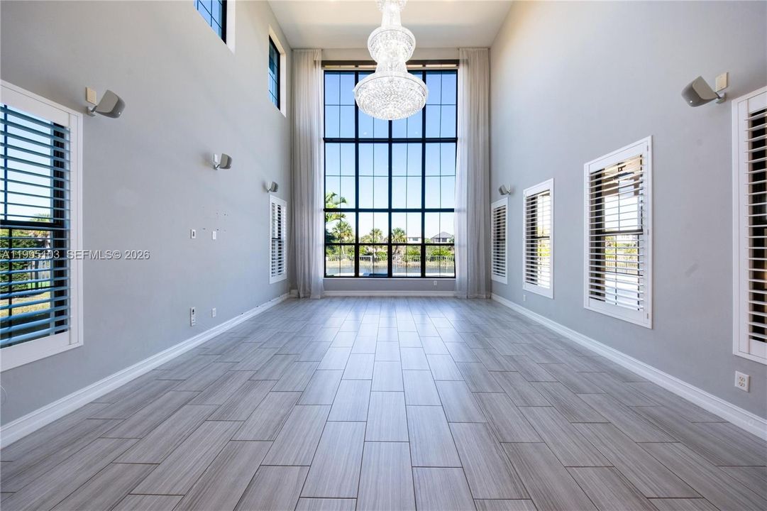 For Sale: $1,725,000 (5 beds, 5 baths, 3695 Square Feet)