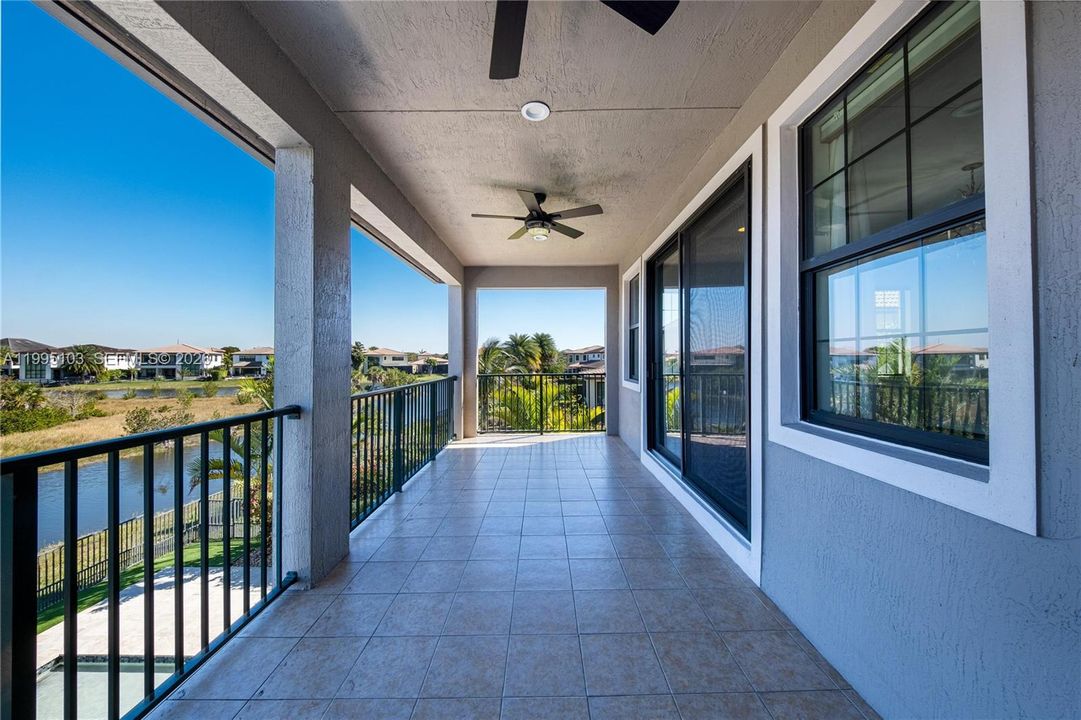 For Sale: $1,725,000 (5 beds, 5 baths, 3695 Square Feet)