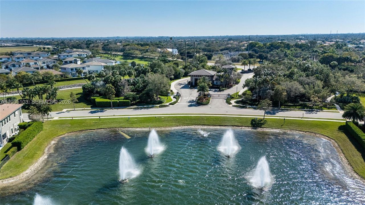 For Sale: $1,725,000 (5 beds, 5 baths, 3695 Square Feet)
