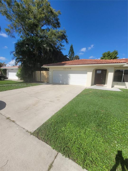 For Rent: $3,600 (5 beds, 3 baths, 1697 Square Feet)