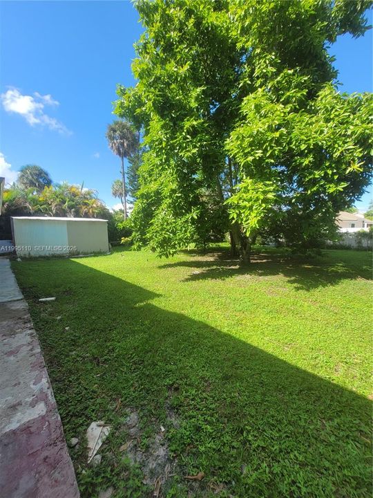 For Rent: $3,600 (5 beds, 3 baths, 1697 Square Feet)