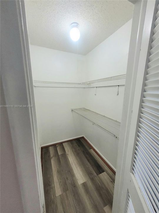 For Rent: $3,600 (5 beds, 3 baths, 1697 Square Feet)