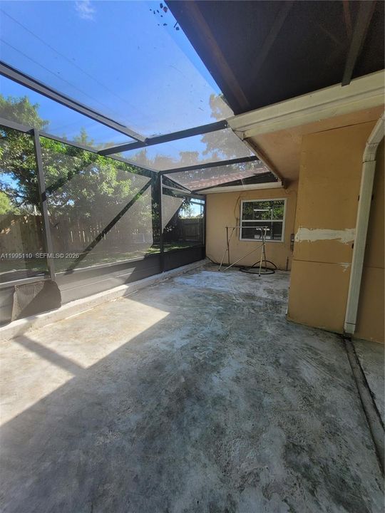 For Rent: $3,600 (5 beds, 3 baths, 1697 Square Feet)