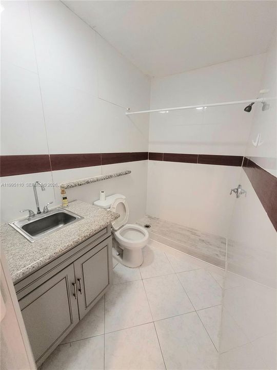 For Rent: $3,600 (5 beds, 3 baths, 1697 Square Feet)