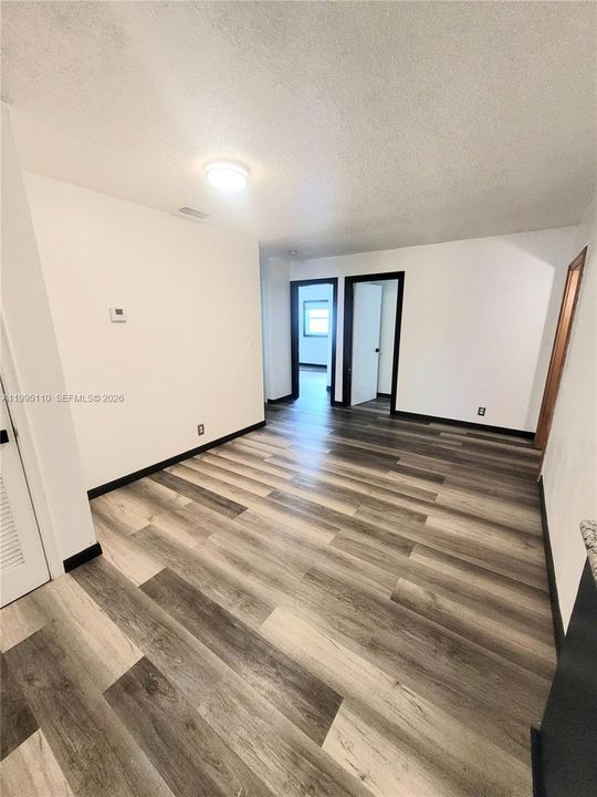 For Rent: $3,600 (5 beds, 3 baths, 1697 Square Feet)