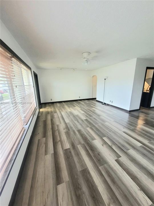 For Rent: $3,600 (5 beds, 3 baths, 1697 Square Feet)